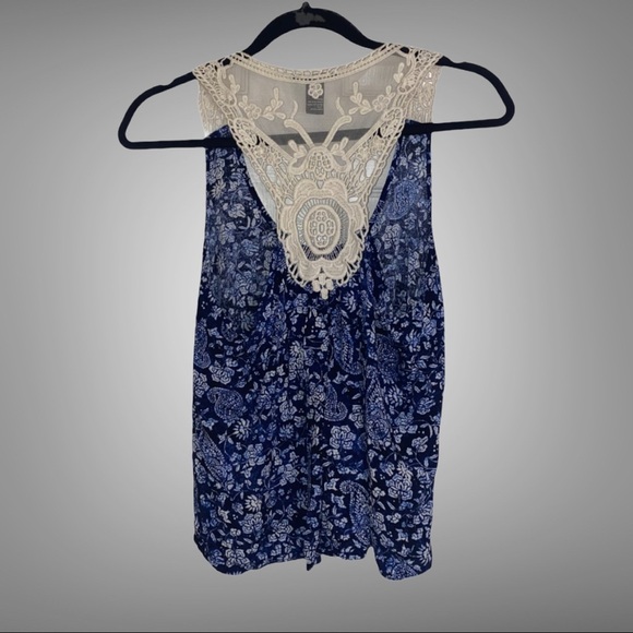 Forever 21 Top - Picture 2 of 5